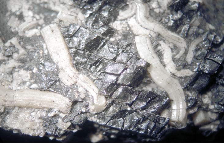 Kaolinite: Mineral information, data and localities.