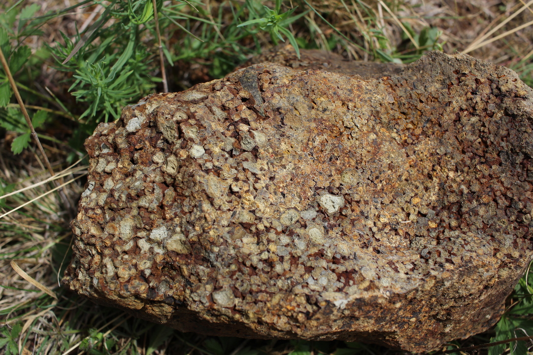 Tuff: Mineral information, data and localities.