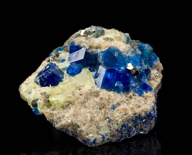Sodalite Group: Mineral information, data and localities.