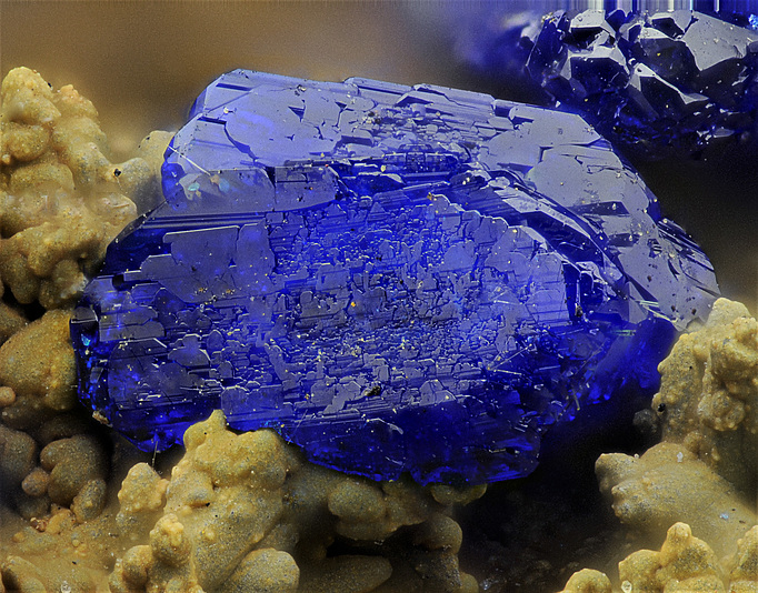Azurite: Mineral information, data and localities.