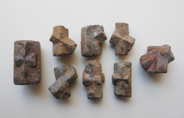 Staurolite: Mineral information, data and localities.